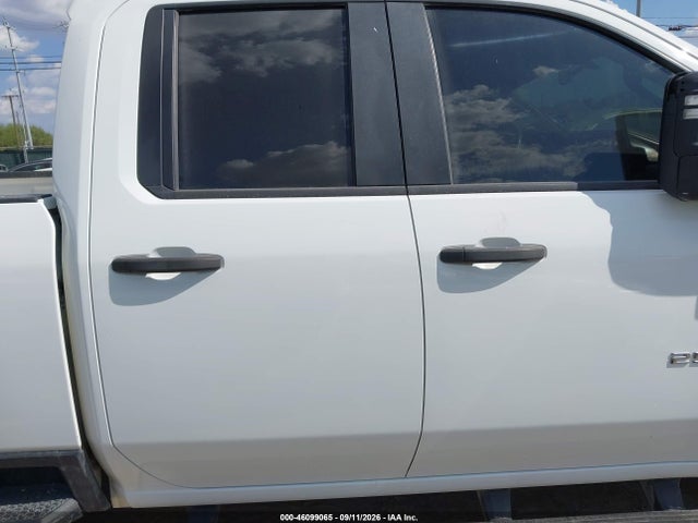 1GC2YLE77NF266550 Chevrolet Silverado 2500hd 4wd Standard Bed Wt