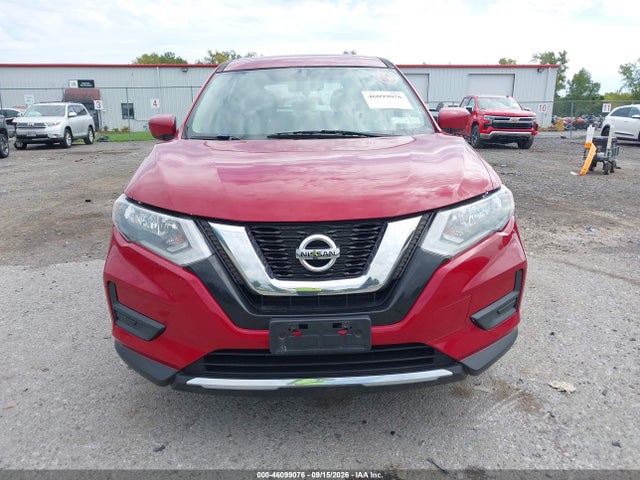 2017 Nissan Rogue S მანქანა იყიდება აუქციონზე, vin: JN8AT2MV7HW004993, აუქციონის ნომერი: 46099076
