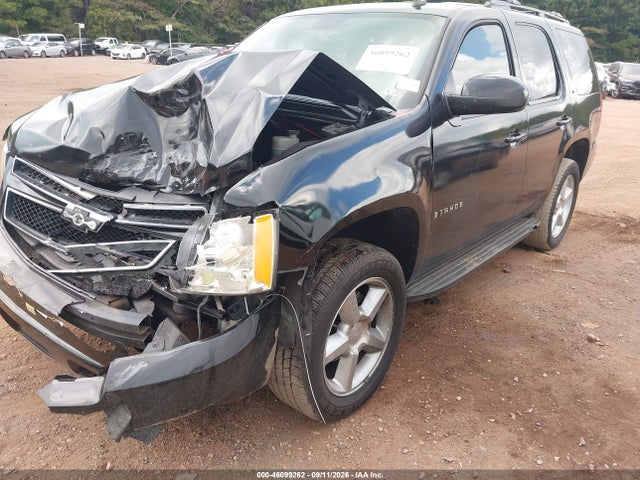 46099262 :رقم المزاد ، 1GNFC13038J146201 vin ، 2008 Chevrolet Tahoe Lt مزاد بيع