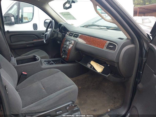46099262 :رقم المزاد ، 1GNFC13038J146201 vin ، 2008 Chevrolet Tahoe Lt مزاد بيع