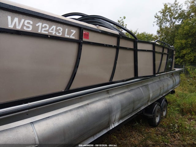 46099288 :رقم المزاد ، BAG00434K718 vin ، 2018 Bentley Pontoon مزاد بيع