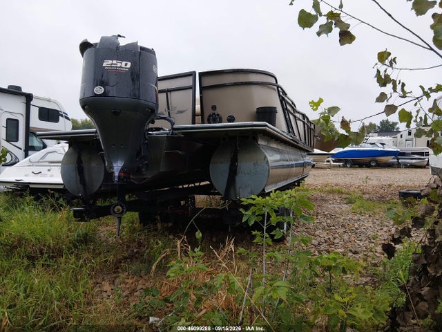 46099288 :رقم المزاد ، BAG00434K718 vin ، 2018 Bentley Pontoon مزاد بيع