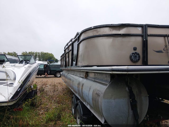 46099288 :رقم المزاد ، BAG00434K718 vin ، 2018 Bentley Pontoon مزاد بيع