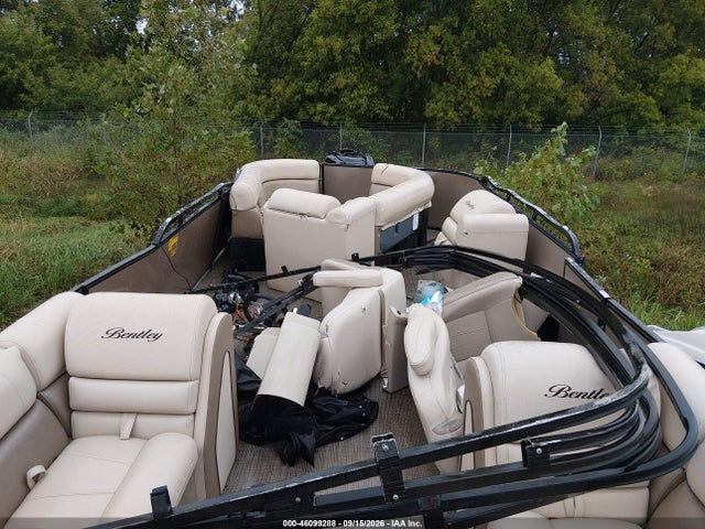 46099288 :رقم المزاد ، BAG00434K718 vin ، 2018 Bentley Pontoon مزاد بيع