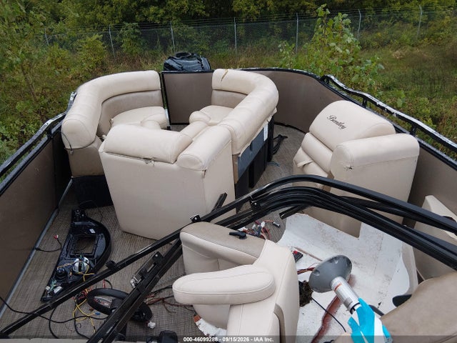 46099288 :رقم المزاد ، BAG00434K718 vin ، 2018 Bentley Pontoon مزاد بيع