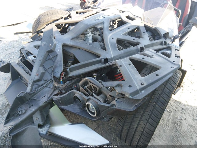 2016 Polaris Slingshot Sl მანქანა იყიდება აუქციონზე, vin: 57XAAPFA9G7115392, აუქციონის ნომერი: 46099300