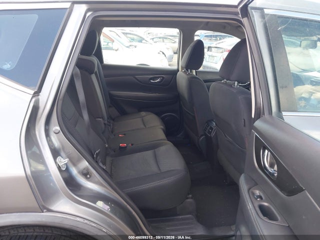 2017 Nissan Rogue S მანქანა იყიდება აუქციონზე, vin: KNMAT2MV4HP582457, აუქციონის ნომერი: 46099312
