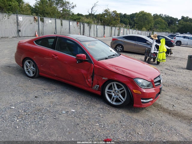 46099350 :رقم المزاد ، WDDGJ8JB4FG361960 vin ، 2015 Mercedes-benz C 350 Sport 4matic مزاد بيع