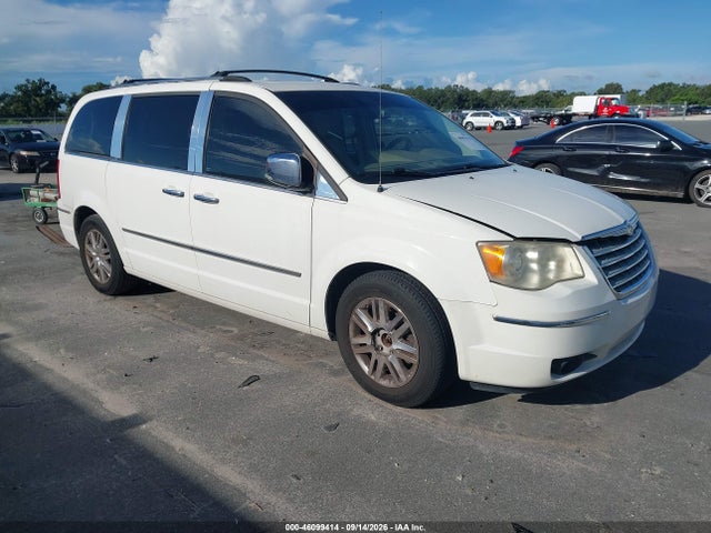 2010 Chrysler Town & Country Limited მანქანა იყიდება აუქციონზე, vin: 2A4RR6DX8AR215411, აუქციონის ნომერი: 46099414