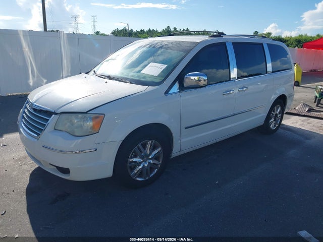 46099414 :رقم المزاد ، 2A4RR6DX8AR215411 vin ، 2010 Chrysler Town & Country Limited مزاد بيع