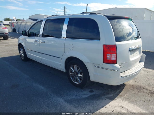 46099414 :رقم المزاد ، 2A4RR6DX8AR215411 vin ، 2010 Chrysler Town & Country Limited مزاد بيع