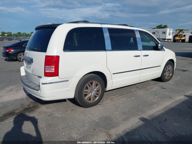 46099414 :رقم المزاد ، 2A4RR6DX8AR215411 vin ، 2010 Chrysler Town & Country Limited مزاد بيع