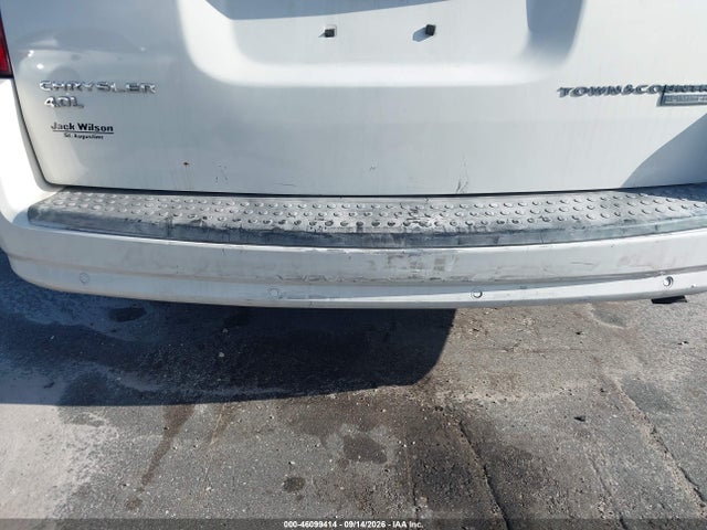 46099414 :رقم المزاد ، 2A4RR6DX8AR215411 vin ، 2010 Chrysler Town & Country Limited مزاد بيع