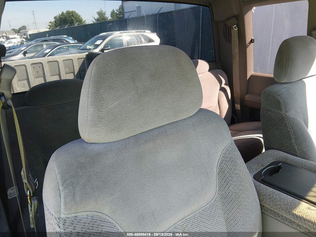 46099416 :رقم المزاد ، 1GCGK29R0YF476148 vin ، 2000 Chevrolet K2500 مزاد بيع