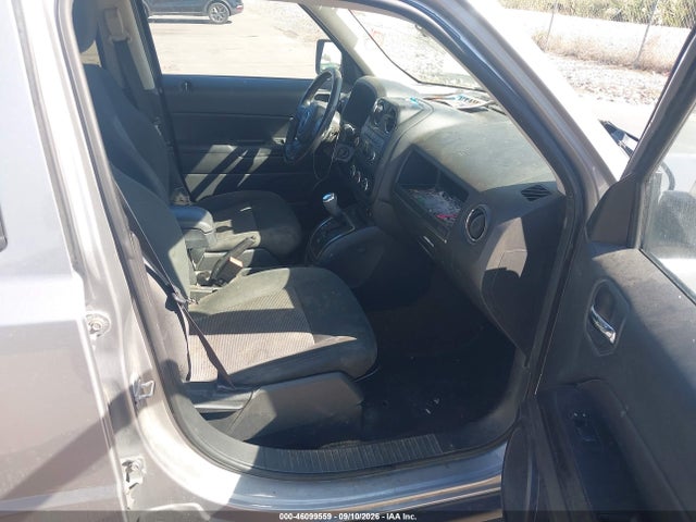 2016 Jeep Patriot Latitude მანქანა იყიდება აუქციონზე, vin: 1C4NJRFB9GD613849, აუქციონის ნომერი: 46099559