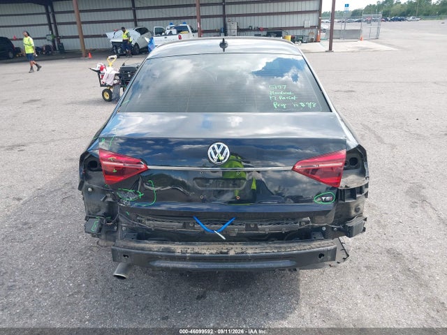 Aukcja sprzedaży 2017 Volkswagen Passat 1.8t R-line, vin: 1VWDT7A30HC011288, numer aukcji: 46099592