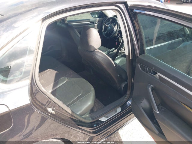 Aukcja sprzedaży 2017 Volkswagen Passat 1.8t R-line, vin: 1VWDT7A30HC011288, numer aukcji: 46099592