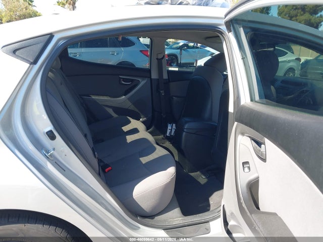Продажа на аукционе авто 2015 Hyundai Elantra Se, vin: 5NPDH4AE7FH627219, номер лота: 46099642