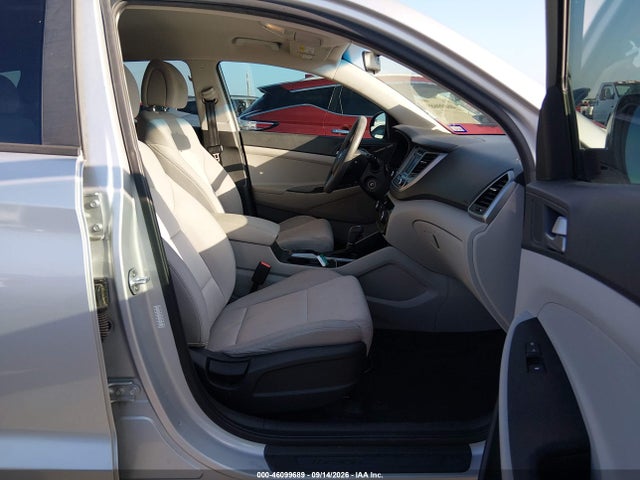 Продажа на аукционе авто 2017 Hyundai Tucson Se, vin: KM8J33A45HU326410, номер лота: 46099689