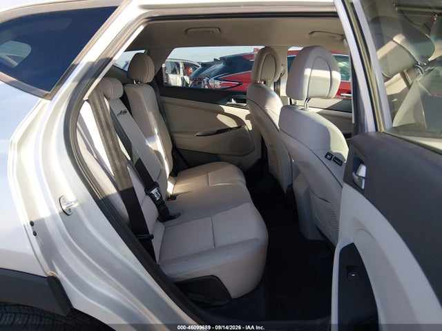Продажа на аукционе авто 2017 Hyundai Tucson Se, vin: KM8J33A45HU326410, номер лота: 46099689