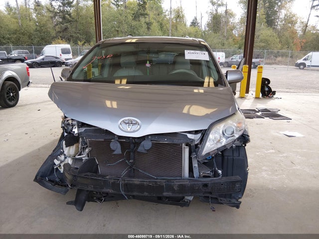 46099719 :رقم المزاد ، 5TDYK3DC3DS316174 vin ، 2013 Toyota Sienna Xle V6 8 Passenger مزاد بيع