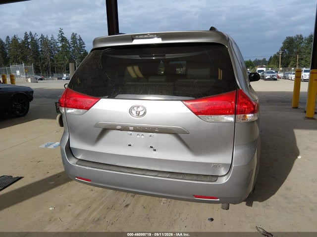 46099719 :رقم المزاد ، 5TDYK3DC3DS316174 vin ، 2013 Toyota Sienna Xle V6 8 Passenger مزاد بيع
