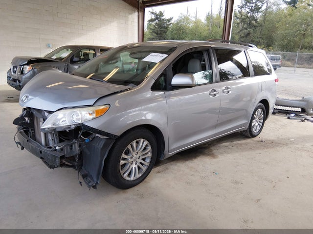 46099719 :رقم المزاد ، 5TDYK3DC3DS316174 vin ، 2013 Toyota Sienna Xle V6 8 Passenger مزاد بيع