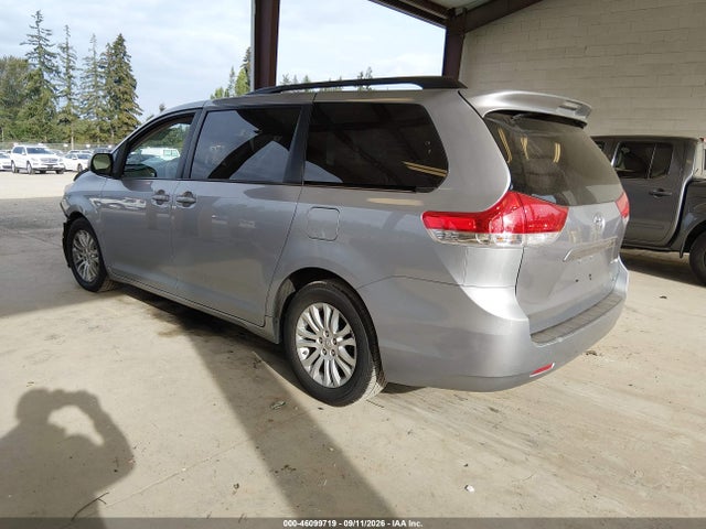 46099719 :رقم المزاد ، 5TDYK3DC3DS316174 vin ، 2013 Toyota Sienna Xle V6 8 Passenger مزاد بيع
