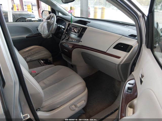 46099719 :رقم المزاد ، 5TDYK3DC3DS316174 vin ، 2013 Toyota Sienna Xle V6 8 Passenger مزاد بيع