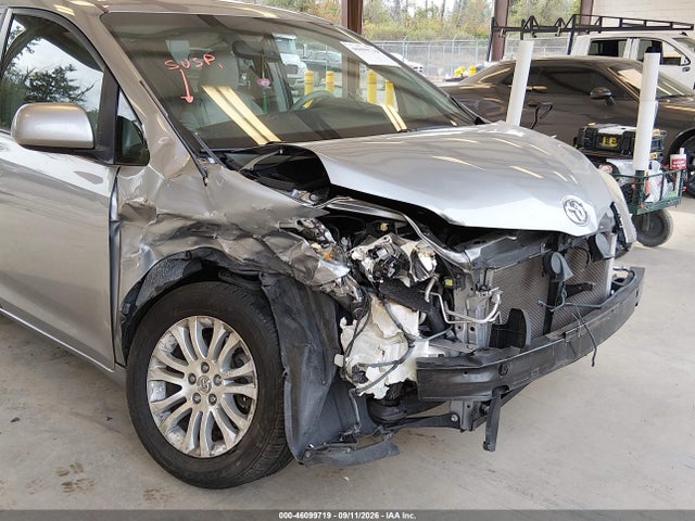 46099719 :رقم المزاد ، 5TDYK3DC3DS316174 vin ، 2013 Toyota Sienna Xle V6 8 Passenger مزاد بيع