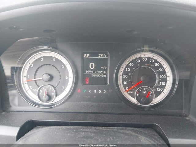 46099726 :رقم المزاد ، 1C6RR6KG2JS285341 vin ، 2018 Ram 1500 Tradesman  4x2 5'7 Box مزاد بيع