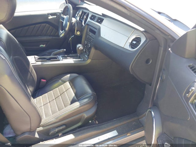 2012 Ford Mustang V6 Premium მანქანა იყიდება აუქციონზე, vin: 1ZVBP8AM9C5261653, აუქციონის ნომერი: 46099854