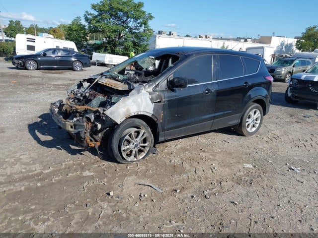 Ford ESCAPE SE 2017 1FMCU9G91HUD66835 Image 2