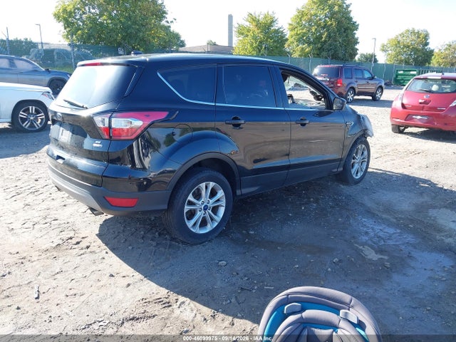Ford ESCAPE SE 2017 1FMCU9G91HUD66835 Image 4