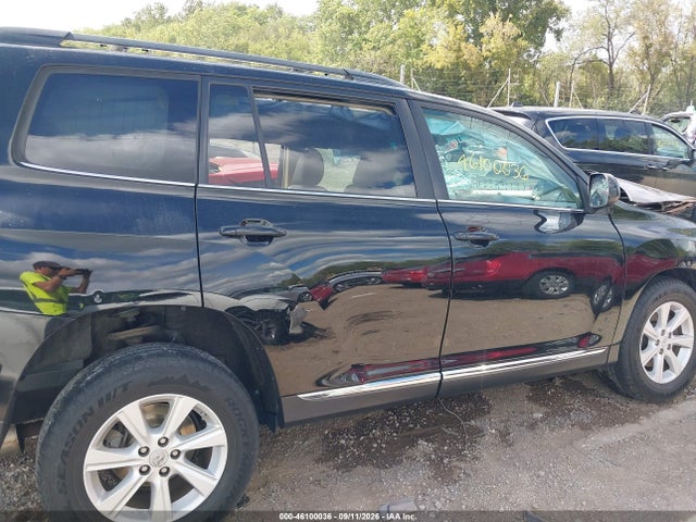 2013 Toyota Highlander Se V6 მანქანა იყიდება აუქციონზე, vin: 5TDBK3EH1DS178327, აუქციონის ნომერი: 46100036