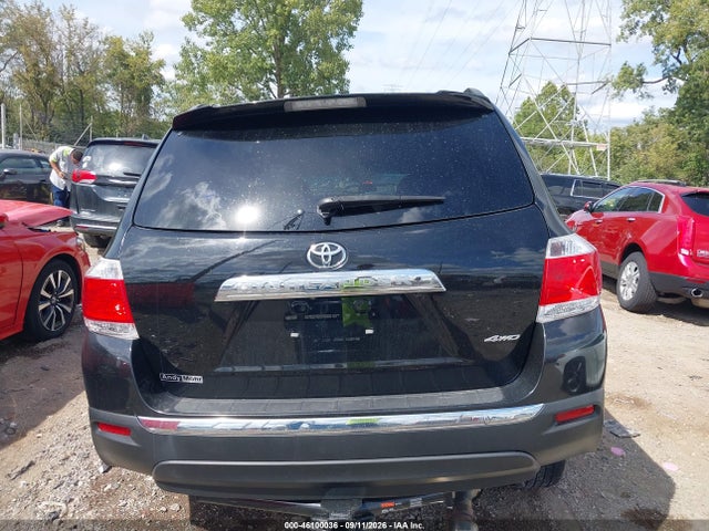 2013 Toyota Highlander Se V6 მანქანა იყიდება აუქციონზე, vin: 5TDBK3EH1DS178327, აუქციონის ნომერი: 46100036