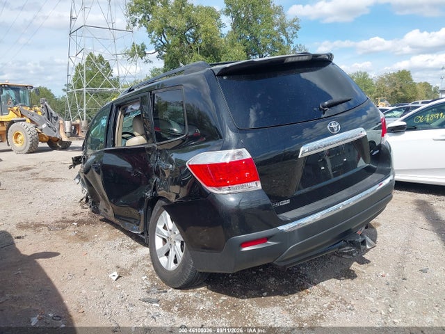 2013 Toyota Highlander Se V6 მანქანა იყიდება აუქციონზე, vin: 5TDBK3EH1DS178327, აუქციონის ნომერი: 46100036