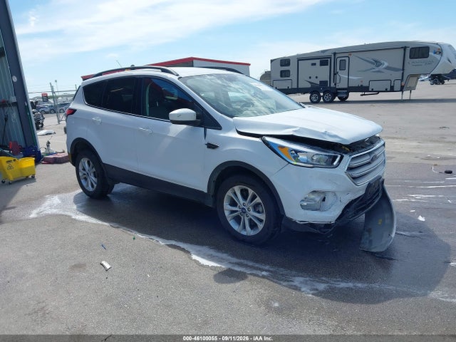 Ford ESCAPE SE 2018 1FMCU9GD8JUD08814 главное изображение