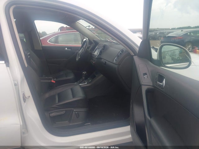 2015 Volkswagen Tiguan Se მანქანა იყიდება აუქციონზე, vin: WVGBV7AX4FW545859, აუქციონის ნომერი: 46100098