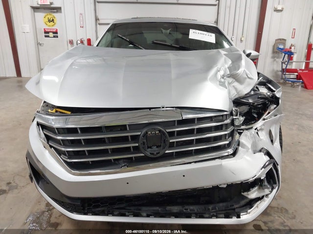 46100110 :رقم المزاد ، 1VWMA7A33LC010439 vin ، 2020 Volkswagen Passat 2.0t R-line مزاد بيع