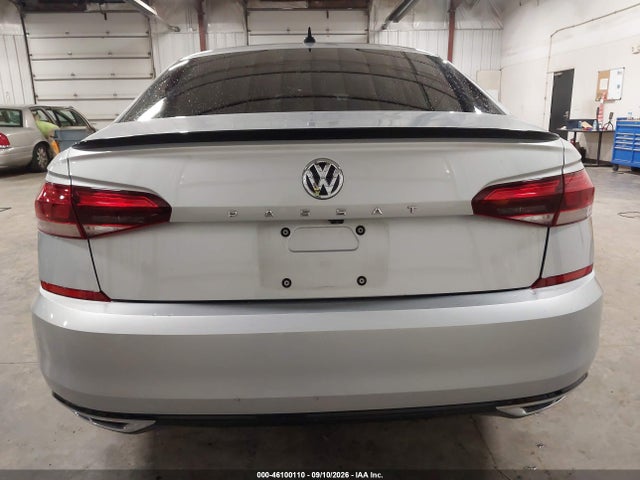 46100110 :رقم المزاد ، 1VWMA7A33LC010439 vin ، 2020 Volkswagen Passat 2.0t R-line مزاد بيع