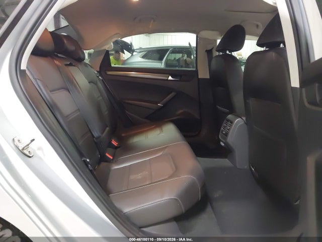 46100110 :رقم المزاد ، 1VWMA7A33LC010439 vin ، 2020 Volkswagen Passat 2.0t R-line مزاد بيع