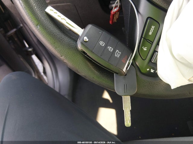 Продажа на аукционе авто 2016 Kia Sorento 2.4l L, vin: 5XYPG4A37GG004058, номер лота: 46100180