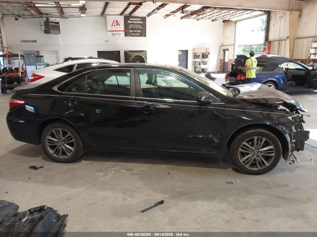 46100293 :رقم المزاد ، 4T1BF1FK4HU382877 vin ، 2017 Toyota Camry Se مزاد بيع