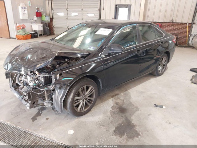 46100293 :رقم المزاد ، 4T1BF1FK4HU382877 vin ، 2017 Toyota Camry Se مزاد بيع