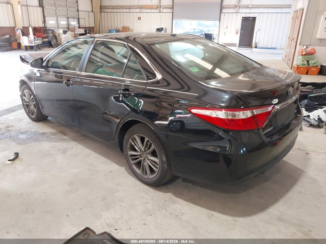46100293 :رقم المزاد ، 4T1BF1FK4HU382877 vin ، 2017 Toyota Camry Se مزاد بيع