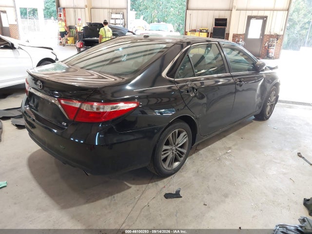 46100293 :رقم المزاد ، 4T1BF1FK4HU382877 vin ، 2017 Toyota Camry Se مزاد بيع