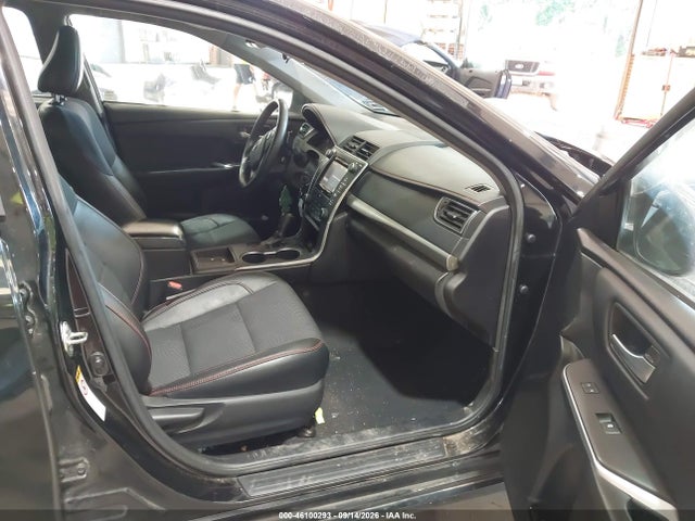 46100293 :رقم المزاد ، 4T1BF1FK4HU382877 vin ، 2017 Toyota Camry Se مزاد بيع
