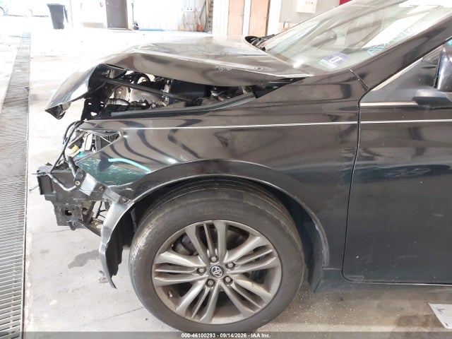 46100293 :رقم المزاد ، 4T1BF1FK4HU382877 vin ، 2017 Toyota Camry Se مزاد بيع