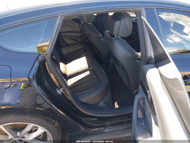 46100307 :رقم المزاد ، WAUFNCF52KA010586 vin ، 2019 Audi A5 45 Premium مزاد بيع
